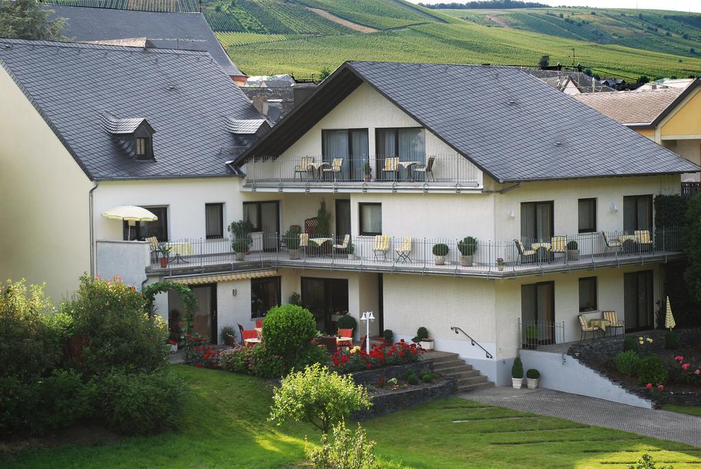 Hotel Gastehaus Dietmar Clusserath Trittenheim Exterior foto