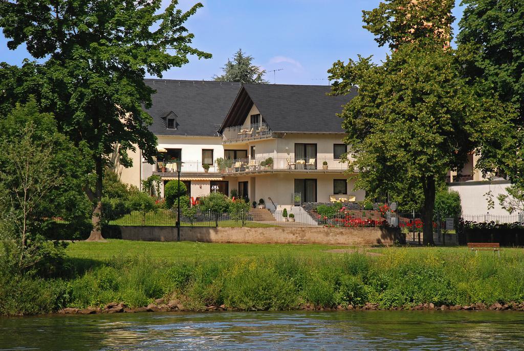 Hotel Gastehaus Dietmar Clusserath Trittenheim Exterior foto